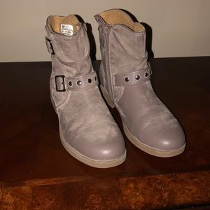 Girls size 4 ankle boots